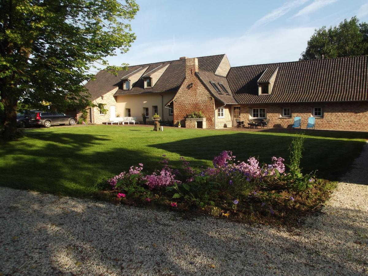 Bed and Breakfast Au Bonheur Frontalier Steenvoorde Exterior foto
